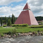 Pyramide Des Ha! Ha!