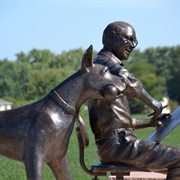 Marmaduke Statue