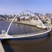 Gateshead Millennium Bridge, Gateshead, England