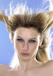 Britain's Nest Top Model Season 1 (2005)