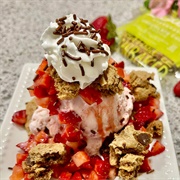 Neapolitan Chocolate Chip Cookie Sundae