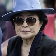 Nobody Sees Me Like You Do - Yoko Ono, the Apples in Stereo