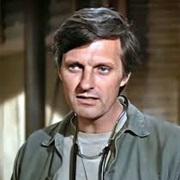 Benjamin Franklin Pierce (Hawkeye) Mash