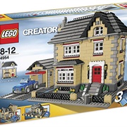 4954 Model Town House (Creator, 2007)