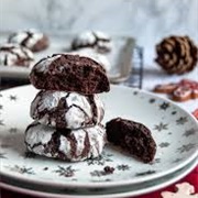 Chocolate Fudge Crinkle Cookie
