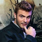 Alex Roe