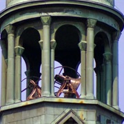 S10.E10: Bronze Bells/Wooden Airplane Propellers/Charcoal Briquettes/Gas Log Fireplaces