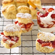 Vanilla Scone With Strawberry Cream