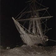 Endurance at Midwinter (Frank Hurley)