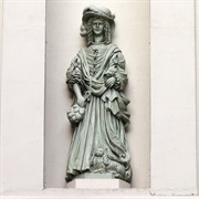 Statue of Nell Gwynn