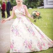 Flower Pattern in Diagonal Lines