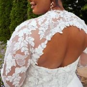 Buttons Above and Below Keyhole