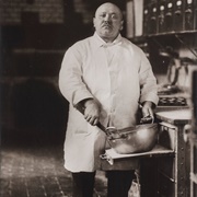 Pastry Chef (August Sander)