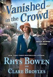 Vanished in the Crowd (Rhys Bowen, Clare Broyles)