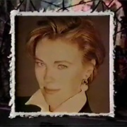 S18.E5: Catherine O'Hara/10,000 Maniacs