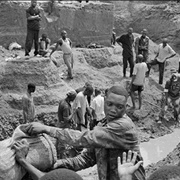 Carrying Gravel Out of the Mine at Bakwa-Bowa (Kadir Van Lohuizen)