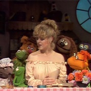 S2.E12: Bernadette Peters