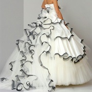 Spiral Ruffle Tiers, Contrasting Color Edges