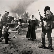 Palestinian Refugees Flee From Christian Militia (Françoise Demulder)