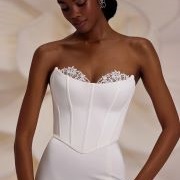 Shaped Lace Cup Detailing on Bodice