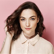 Violett Beane (Queer, She/Her)