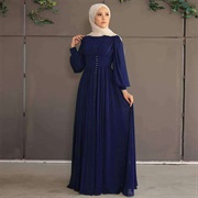 Hijab in Contrasting Color