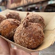 Powdered Cinnamon-Sugar Donut Holes