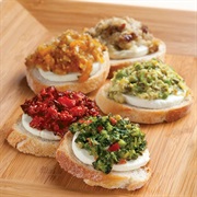 Goat Cheese and Spinach Tapenade Crostini