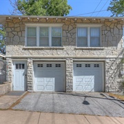 Bonnie and Clyde Garage Apartment