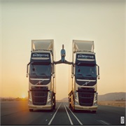 "The Epic Split Ft Van Damme" - Volvo Trucks (2013)