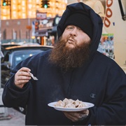 S3.E1: Queens: A Food Thug's Paradise