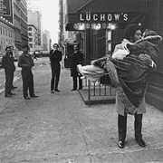 Harlem Kiss (Jill Freedman)