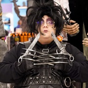 Edward Scissorhands (Elias, Superstore)