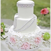 Wedding Cake With Strings of Pearls Decor