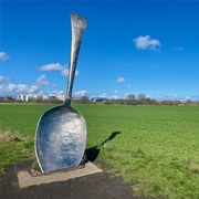 The Giant Spoon