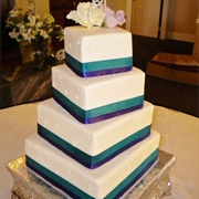Twisted Square Tiers Cake