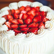 Jordgubbstårta (Sweden)