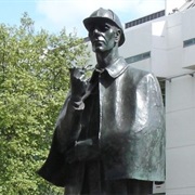 Sherlock Holmes Statue