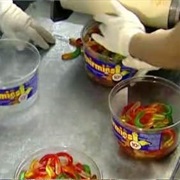 S2.E10: Gummies/Aluminium Cans/Fish Farming/Bronze Sculptures