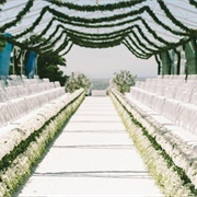 Horizontal Aisle (Seating Facing the Aisle)