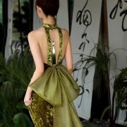 Halter Neck With Two Straight Back Straps