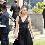 S4.E7: Help Is Other People