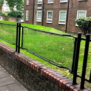 London's Stretcher Railings