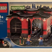 10027 Train Engine Shed (Trains, 2003)