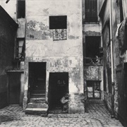 Cour, 41 Rue Broca (Eugène Atget)