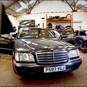 S8.E4: Porsche Cayenne Turbo S vs. Parachute Team