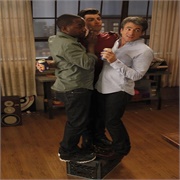 New Girl: "Normal" (S1,E20)