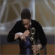 57th Primetime Emmy Awards: "A Sticky Situation" (2005)