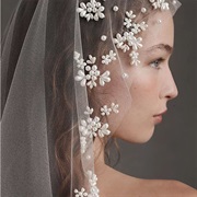 Veil With Floral Pattern Made of Pearls