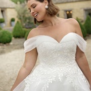 Off-Shoulder Straps Arched From Mid-Bodice
